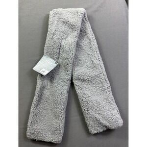 Sprigs Sherpa Scarf with Zipper Pocket Light Gray 52x6.25‎ One Size 572006GY